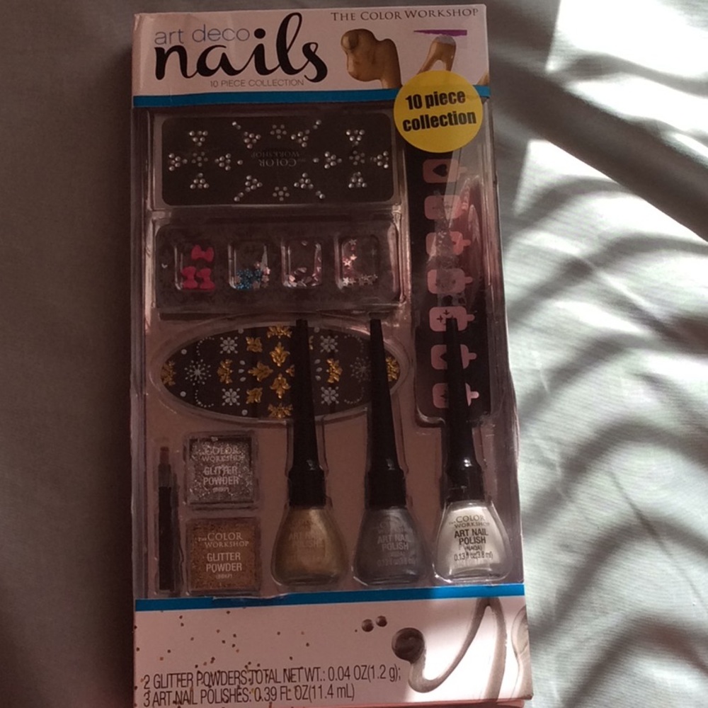 Nail decor set